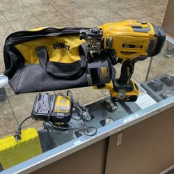 DEWALT DCN45RN ROOFING NAILER