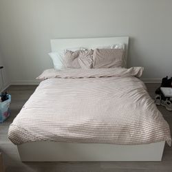 Bed With 4 Drawers 