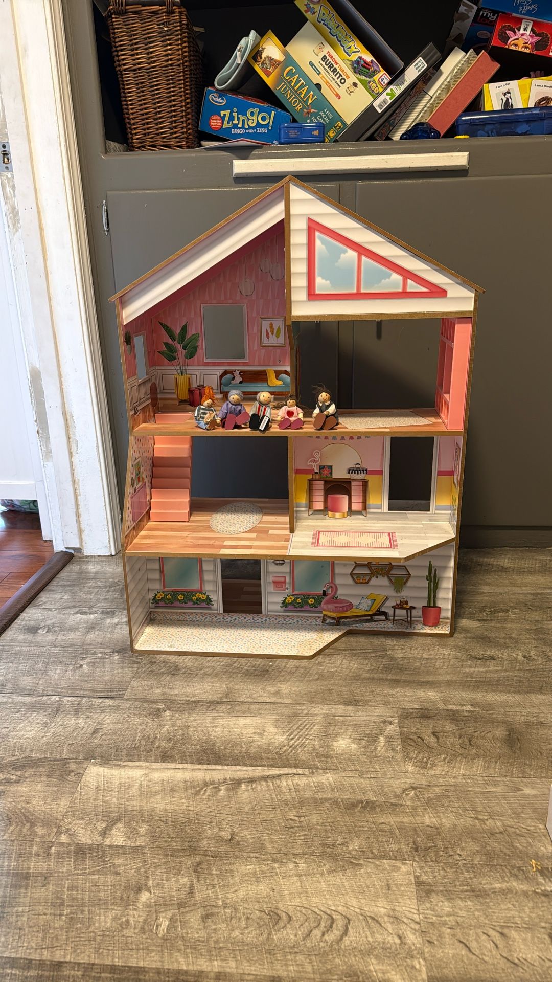 Super Cute Wooden Doll House