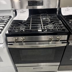 GE 30 Inches Wide Gas Range With One Year Manufacturer Warranty