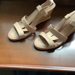 CHARLES BY CHARLE,S DAVID WEDGE SHOES