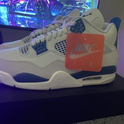 Jordan 4 “Military Blue” Size 9