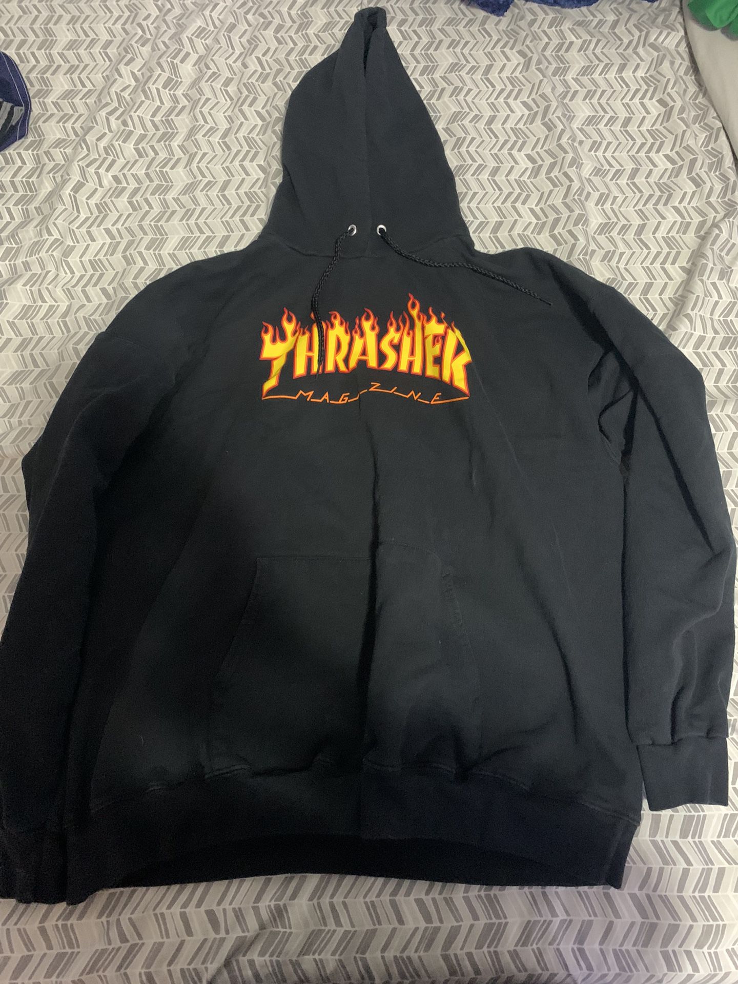 Xl Black Thrasher sweatshirt