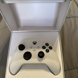 New In Box White Xbox Controller
