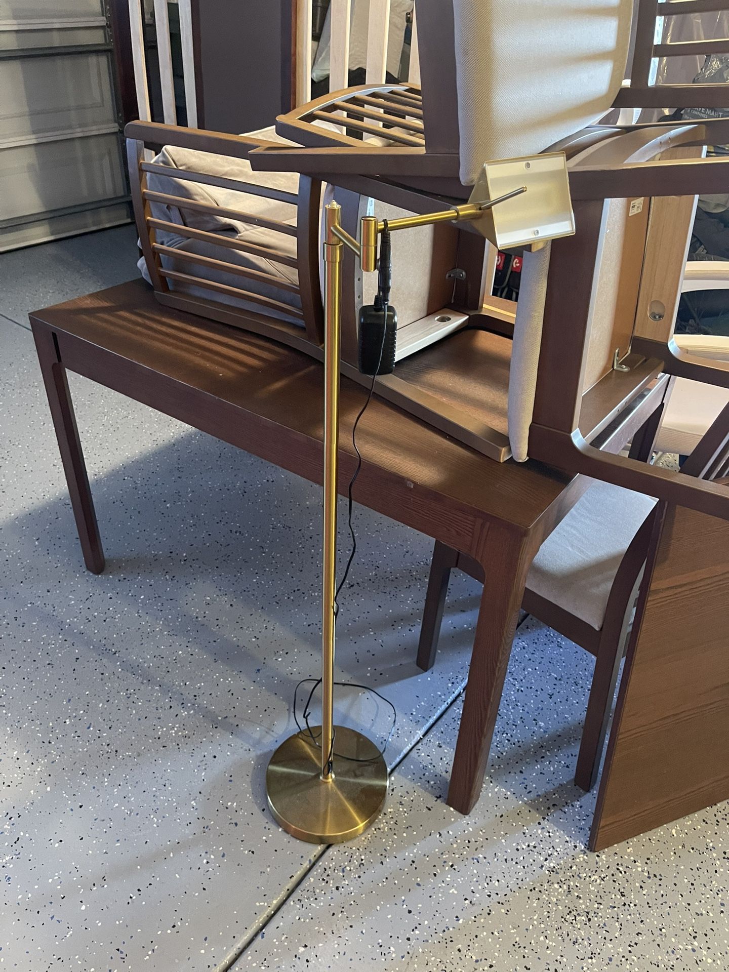 Wooden Extending Table w/Chairs