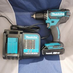 LIKE NEW MAKITA 18V DRILL ONE BATERY AND CHARGER 