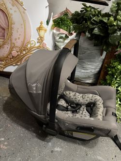 Nuna Car seat