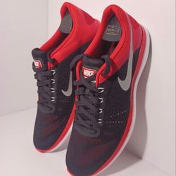 Nike Men's Flex 2016 RN Shoe - Black/Metallic Silver/Red

Sz 12