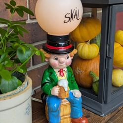 Adorable Vintage Chaulkware Skal Beer Man On Barrel Porcelain Bar Pub Light Lamp
