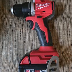 M18 18V Lithium-lon Brushless Cordless 1/2 in. Compact Drill/

Driver