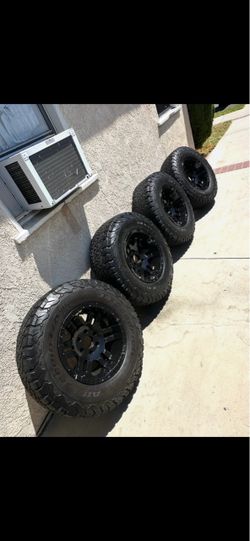 17 inch Moto Metal Wheels and Tires