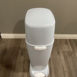 DIAPER GENIE