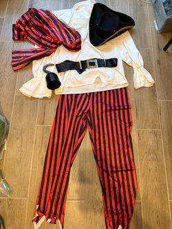 Men’s Pirate Renaissance Costume Small/Medium / Disfraz de Pirata Adulto