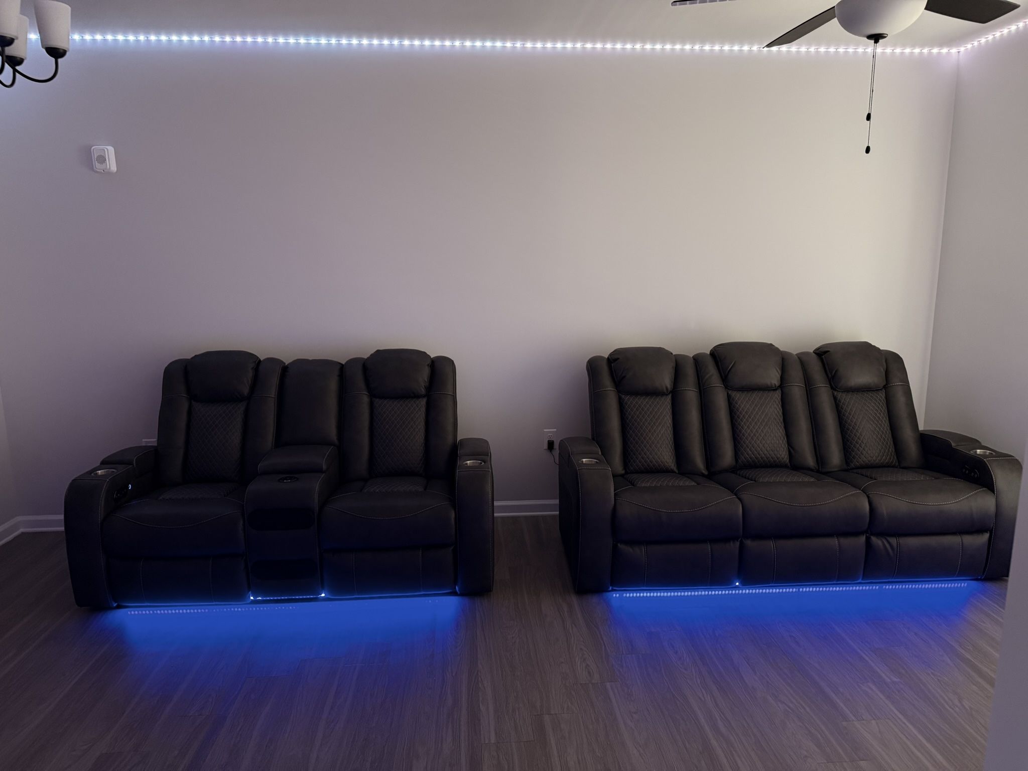 Love Seats And Recliner Couches