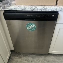 Frigidaire Dishwasher 