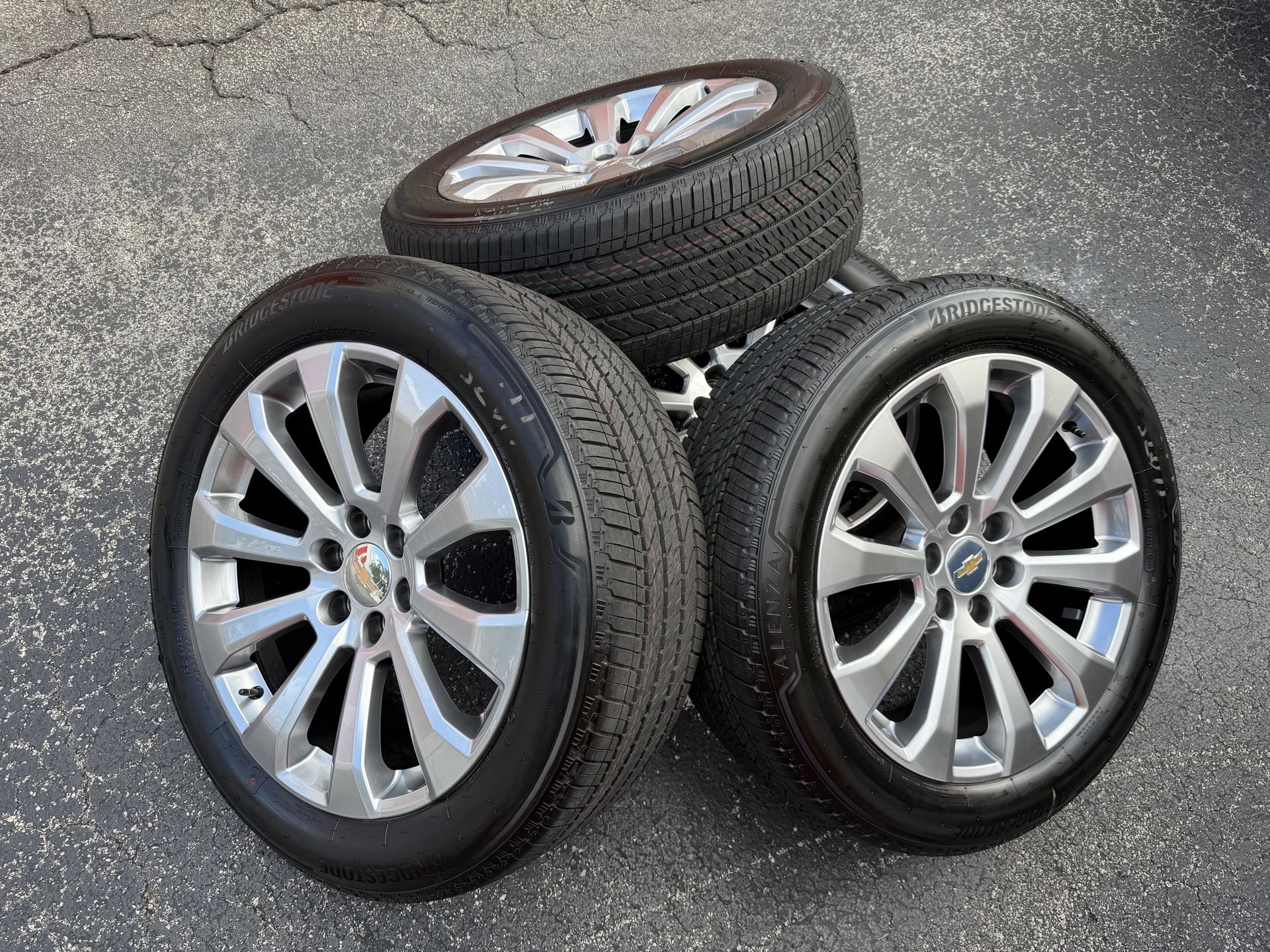 CHEVROLET TAHOE PREMIER 2026 WHEELS AND TIRES