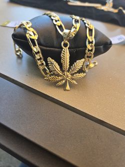 Laminated  Gold  $25/  Cadena De  Oro Laminado 