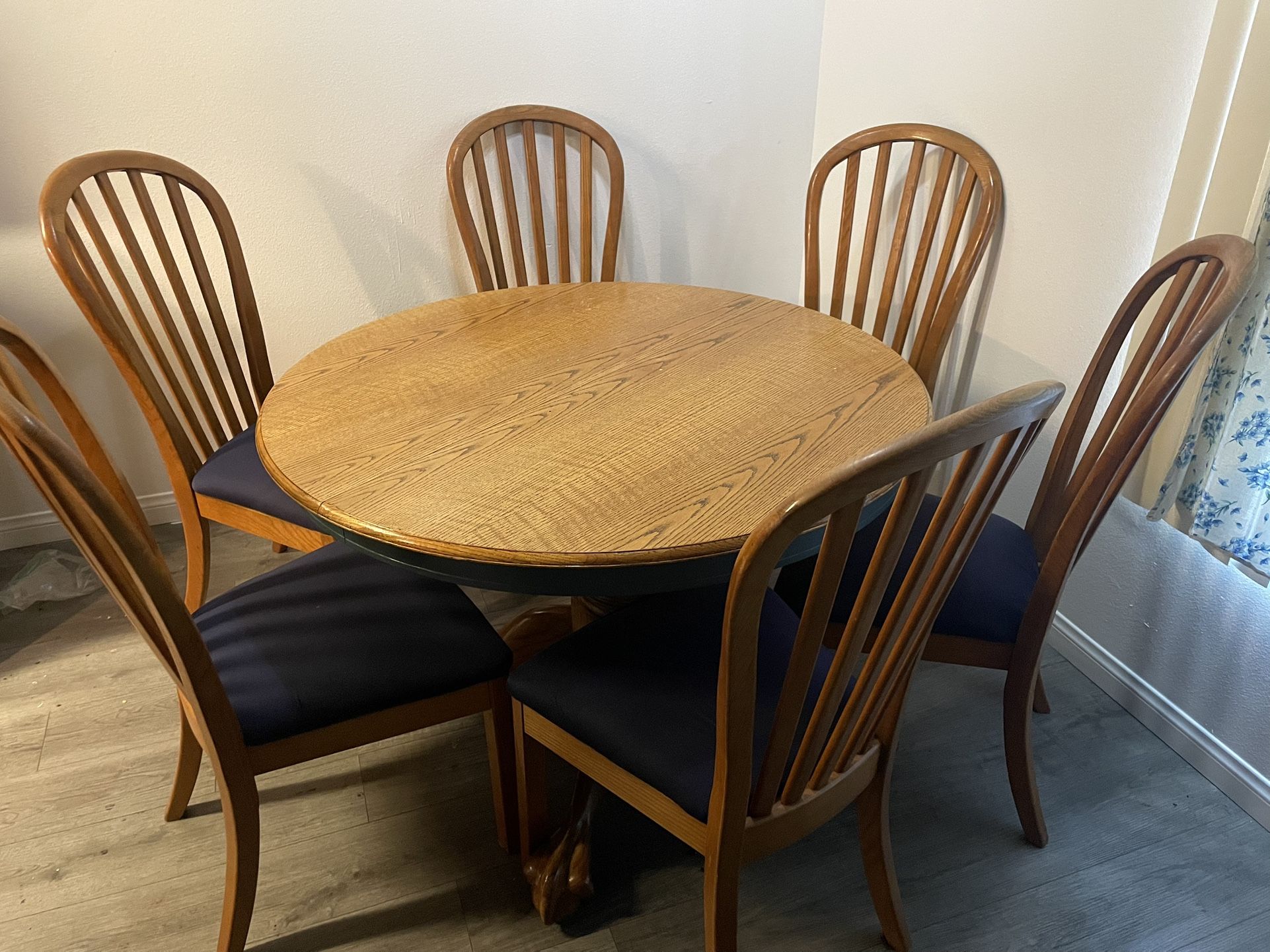 Dinning Table