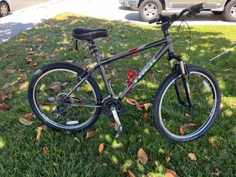 Trek Single Track 820 18” Mountain Bike