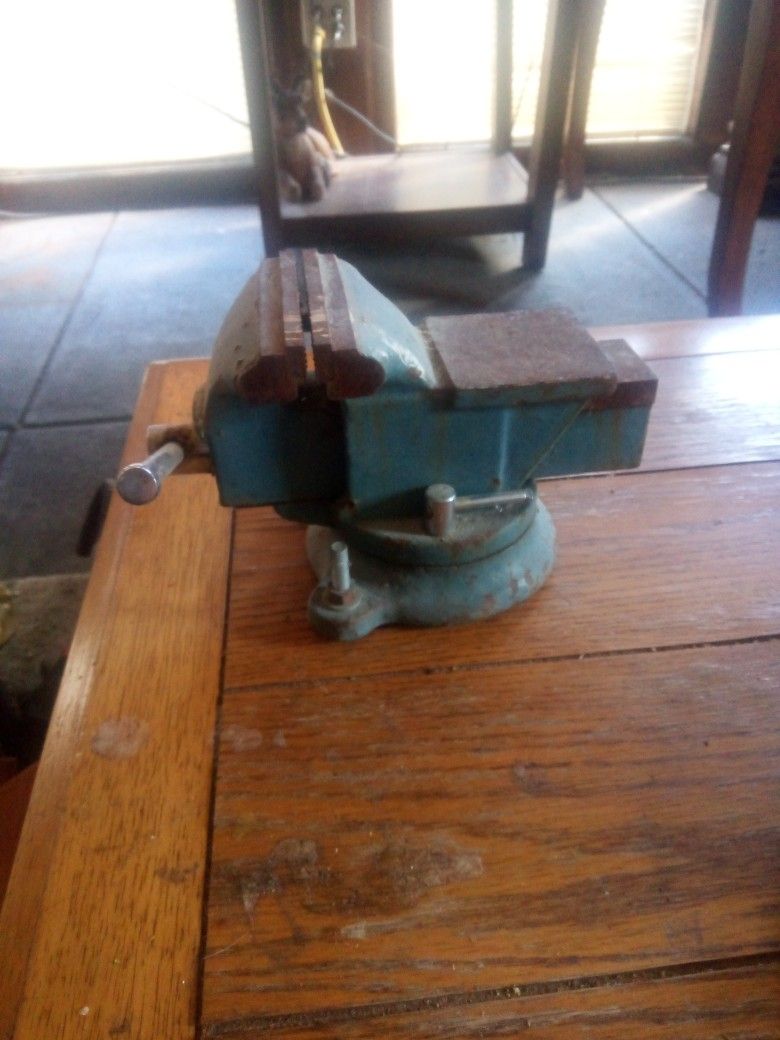 Bench Vice
