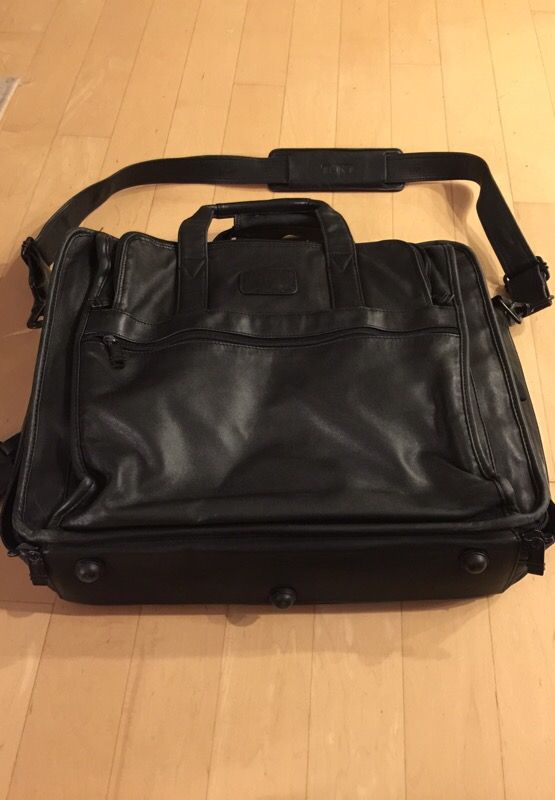 Tumi leather laptop shoulder bag, very good condition