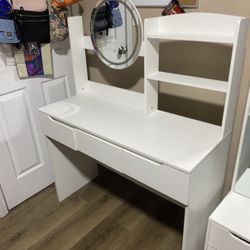 White Vanity & Mirror Set 