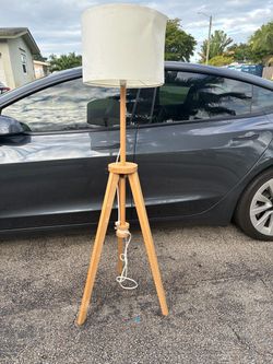 Wood Lamp (w Shade)