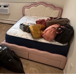 Bed and mattress