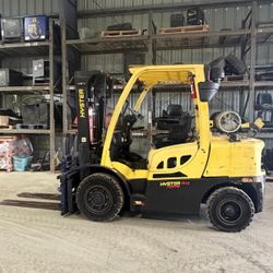 2019 Hyster Forklift 8000lbs Capacity