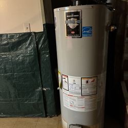 30 Gallon Bradford White Gas Water Heater – Energy Star – Works Great