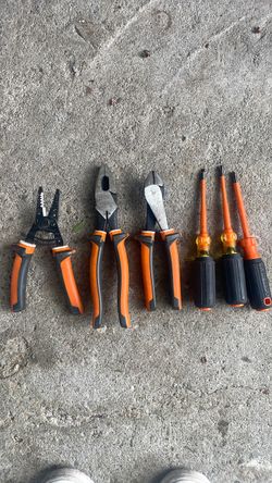 Mixed Hand Tool Set – Pliers and Screwdrivers