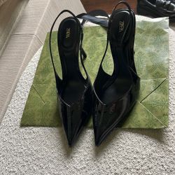 FAUX PATENT LEATHER FINISH OPEN BACK SHOES