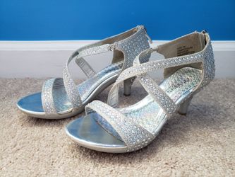 Sparkling silver slipper size 1M childs