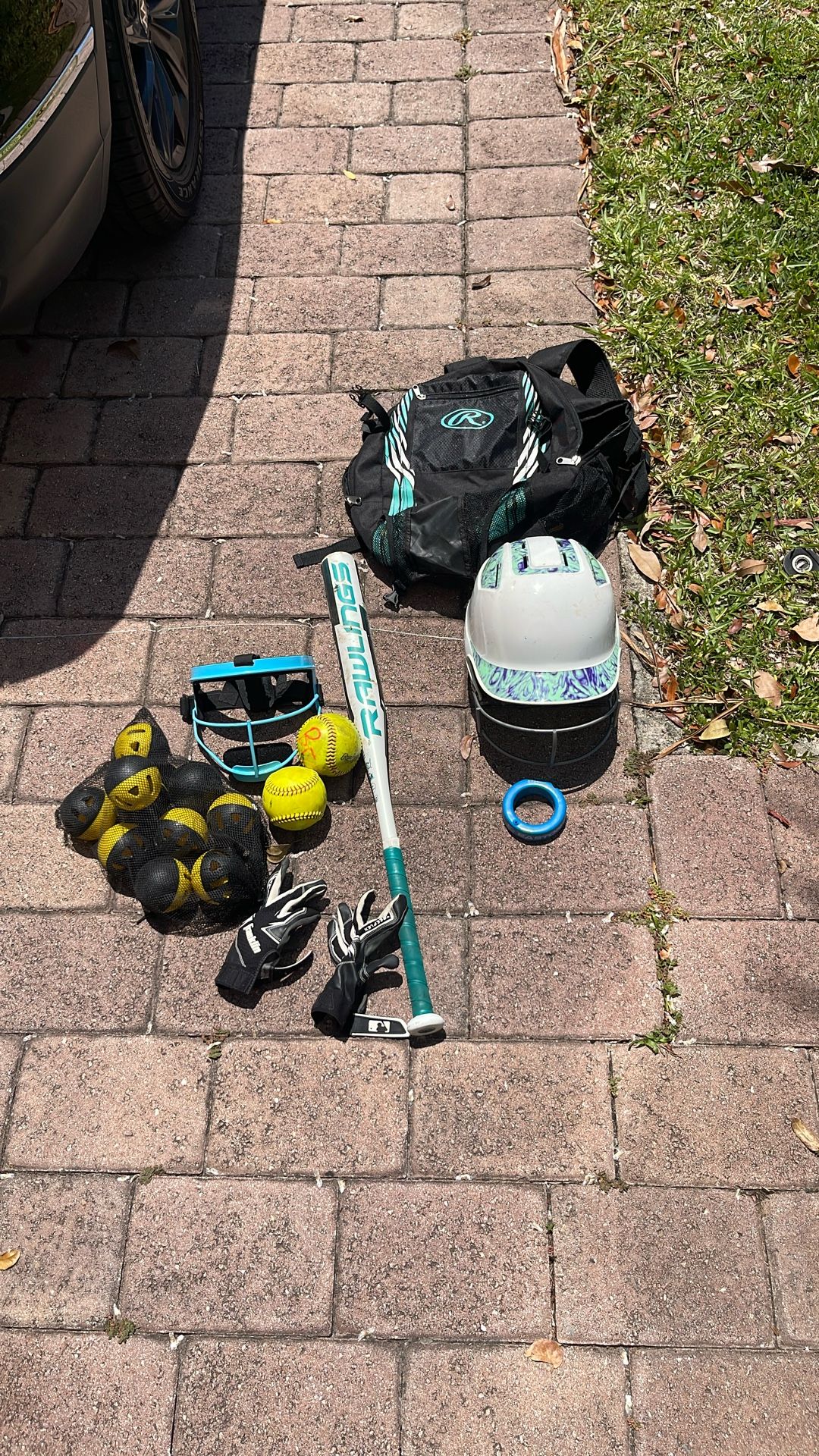 Girls 10-13yo Softball Gear- No Glove