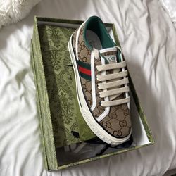 Brown Gucci Designer Shoes Unisex 1977 Red Sole 