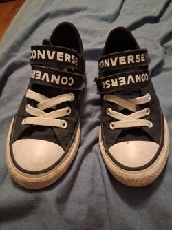 Converse Low-Top Sneakers with Velcro Strap