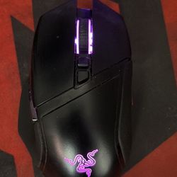 Razer Basilisk Ultimate Taking Mouse Plus Charging Dock