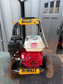 3600 PSI 2.5 GPM Gas Pressure Washer with Honda GX200 Engine, Heavy-Duty Commercial Cold Water Power Cleaner good condition like new