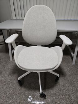 Ikea Office Chair with Armrests - HATTEFJÄLL