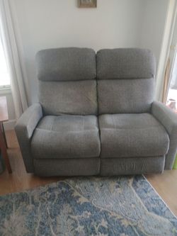 Reclining loveseat