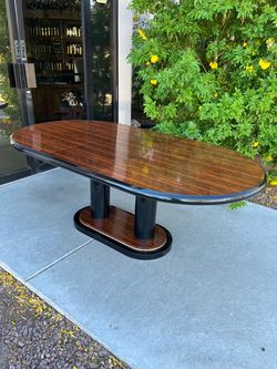 Vintage 1989 Rosewood Veneer pedestal dining table ( can deliver for $10 )