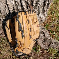 Easton "LEFTHANDED" THROER YOUTH BASEBALL GLOVE (SEE PICS) FOR "LEFTY" LIKE "CLAYTON KERSHAW " CHECK OUT MY PAGE FOR OTHER"CHEAP" BASEBALL EQUIPMENT!!