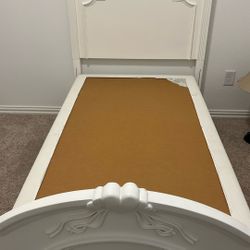 Girl’s Twin Size Princess Bed Frame 