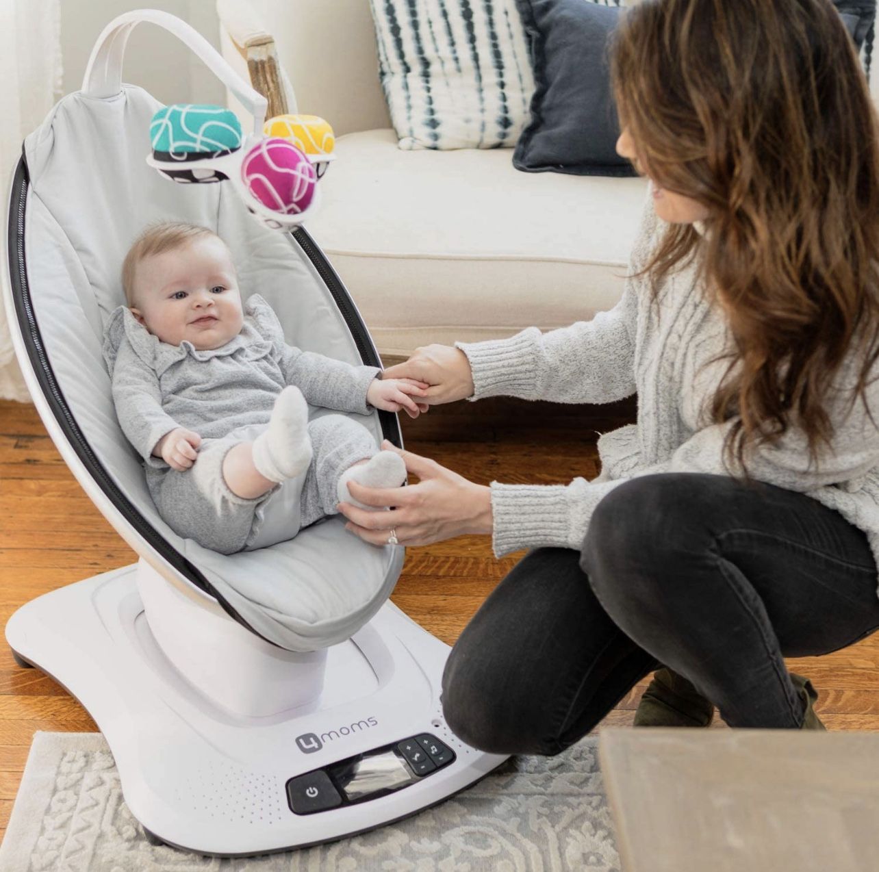 4moms mamaRoo 4 Baby Swing, Bluetooth Baby Rocker with 5 Unique Motions, Smooth, Nylon Fabric, Grey Classic , 33x19.5x25.5 Inch (Pack of 1)