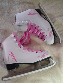 Lake Placid Girls Figure Ice Skates size 1 new with blade covers