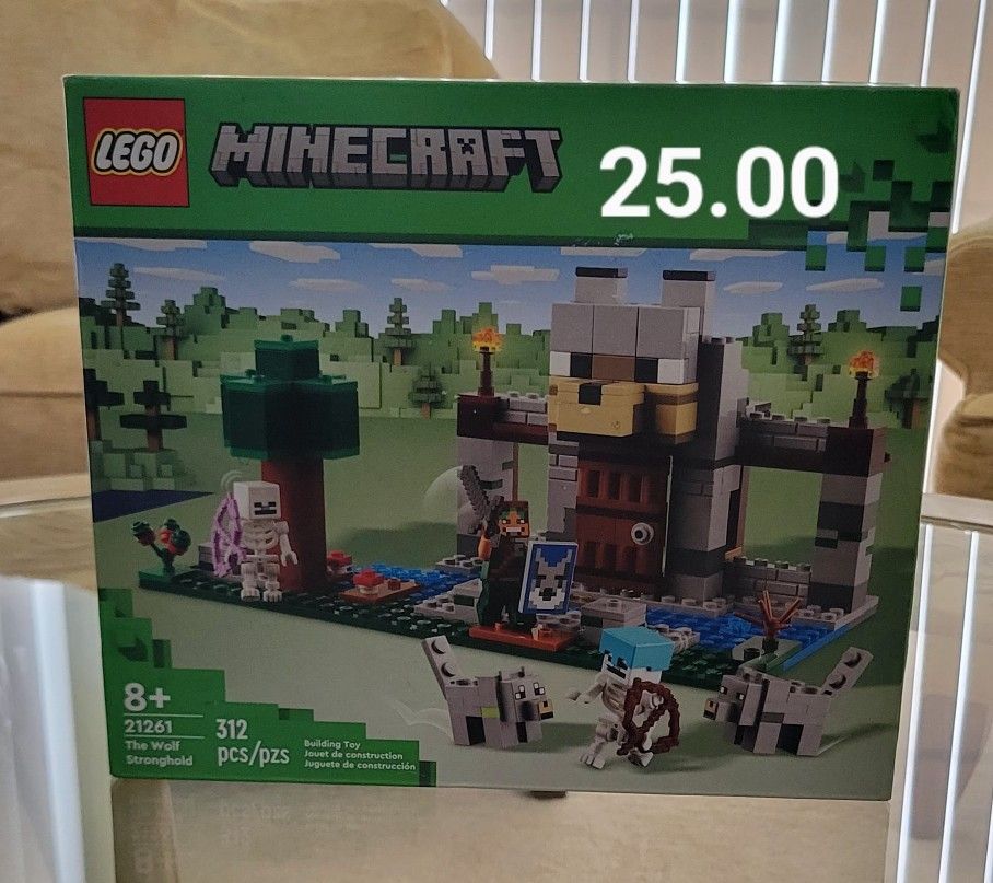LEGO Minecraft The Wolf Stronghold