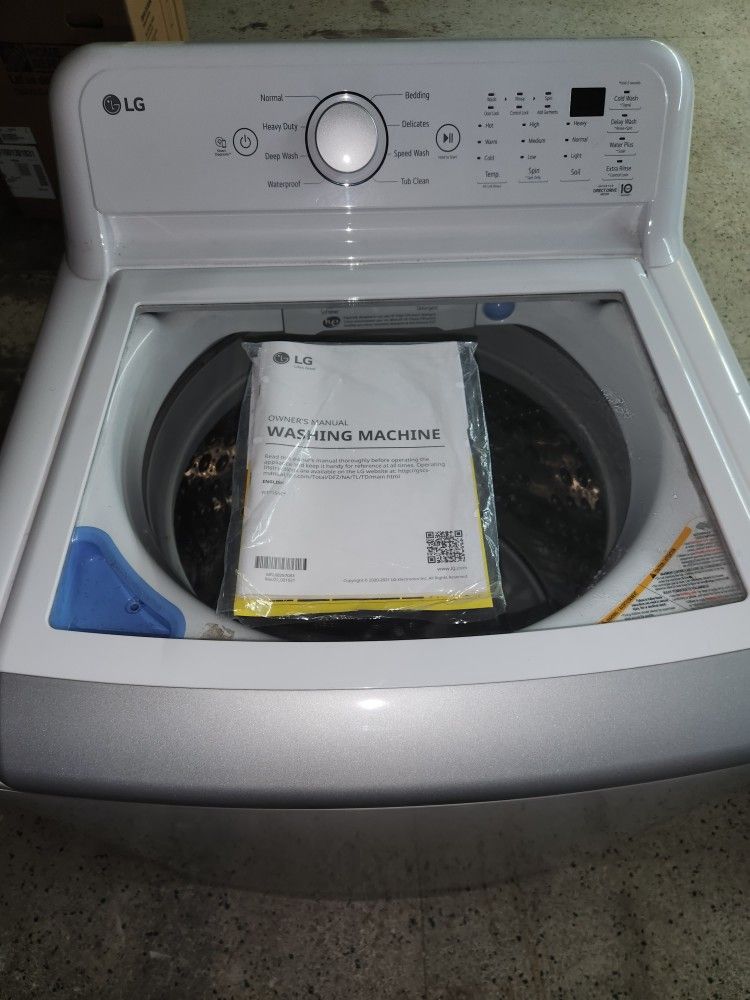 LG WASHER & DRYER -5.0 CF Top Load Washer (WT7150CW) / -7.3 CF Electric Dryer (DLE7150W