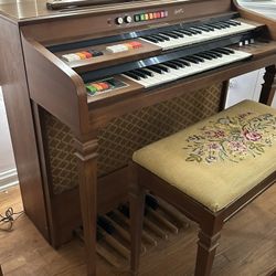 Kimball Organ With Embroidered Bench (unknown Condition - Don’t Know If It Works)