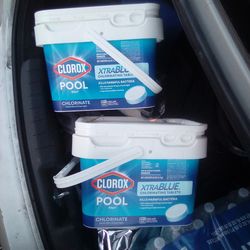 Clorox 25 lb buckets Xtra blue
