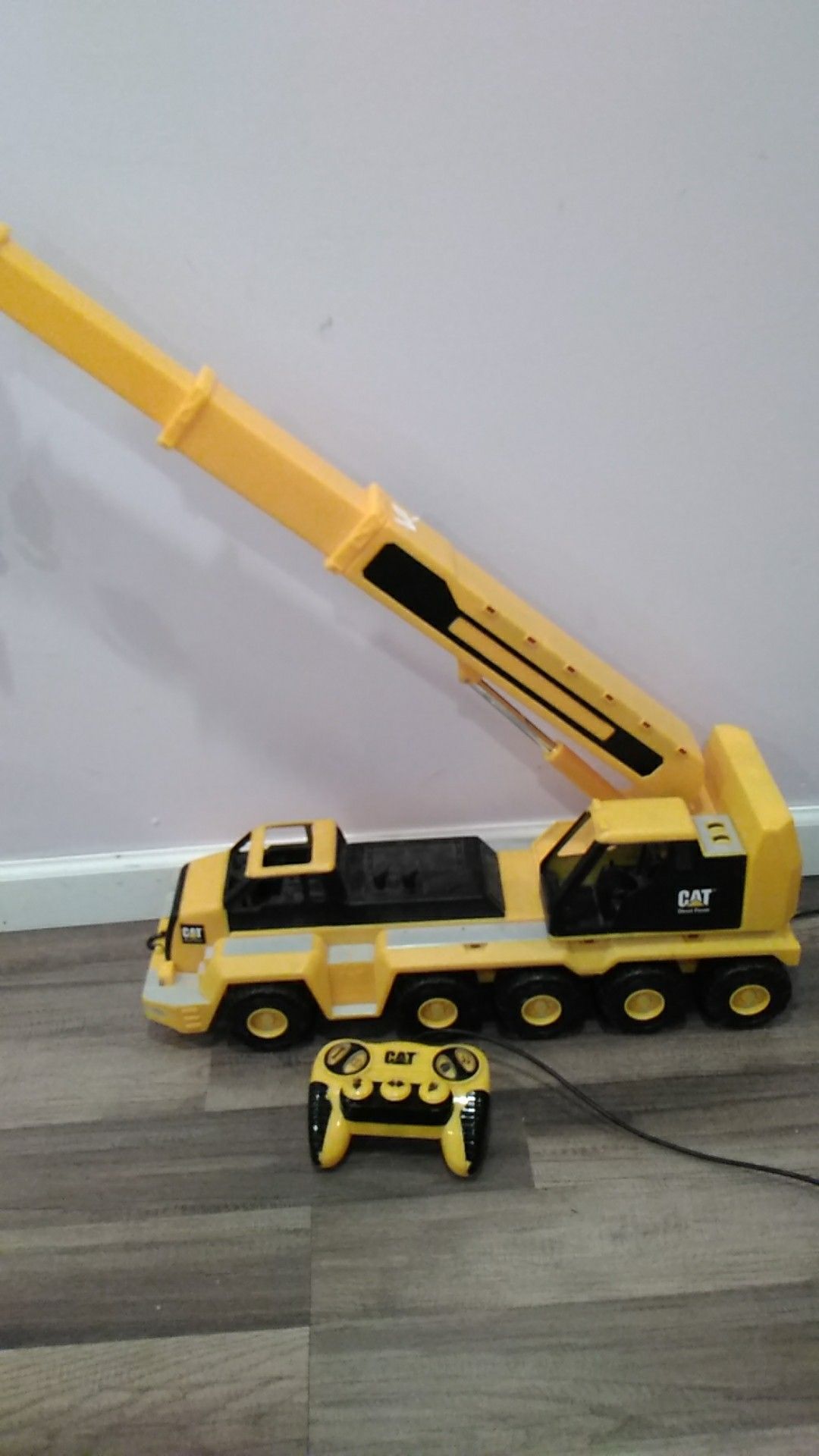 CAT crane battery operated